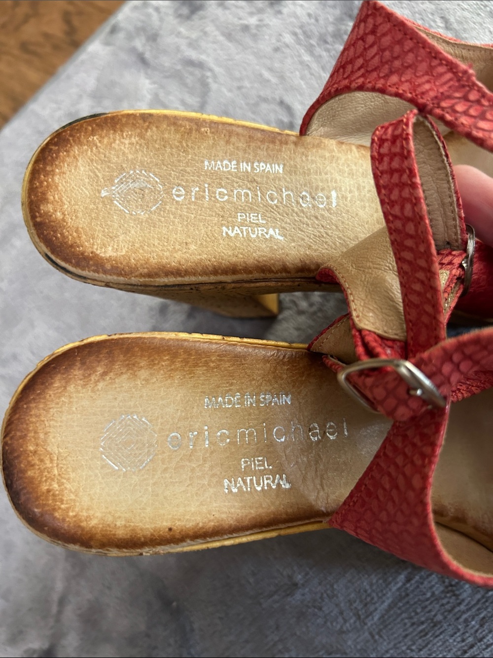 New Eric Michael Coral Red Textured leather Peep-Toe Slingback Platform Sandals - Picture 4 of 8